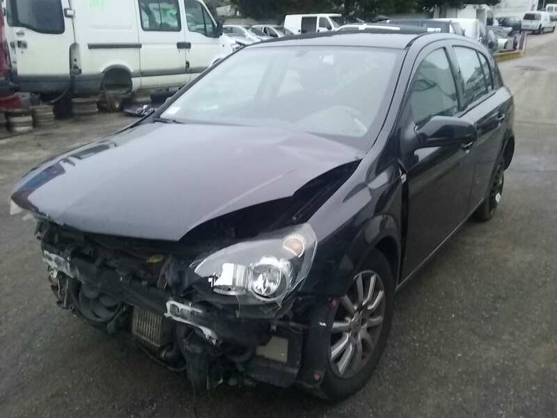 opel astra h berlina del año 2004