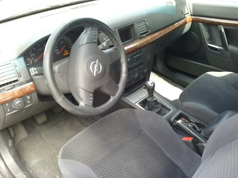 opel vectra c berlina del año 2003