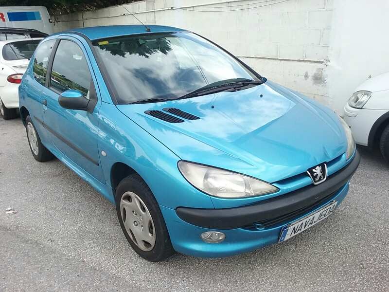 peugeot 206 berlina del año 2000