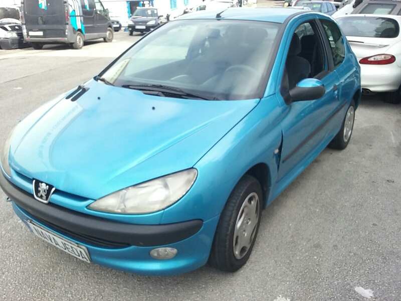 peugeot 206 berlina del año 2000