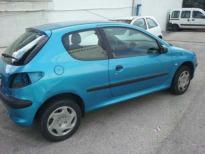 peugeot 206 berlina del año 2000
