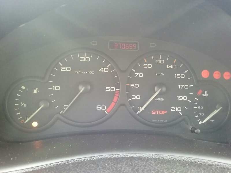 peugeot 206 berlina del año 2000