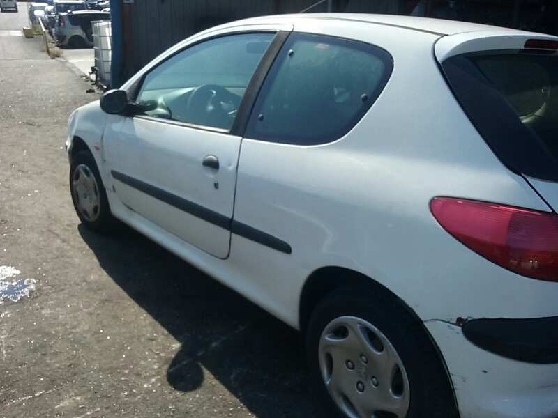 peugeot 206 berlina del año 1999