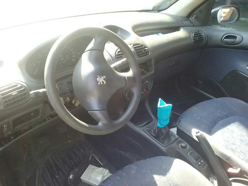 peugeot 206 berlina del año 1999