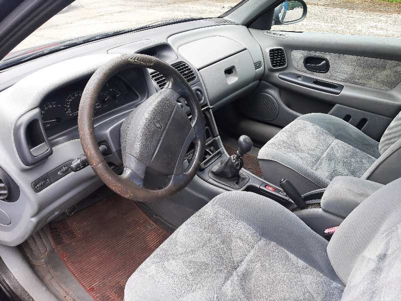 renault laguna (b56) del año 2000