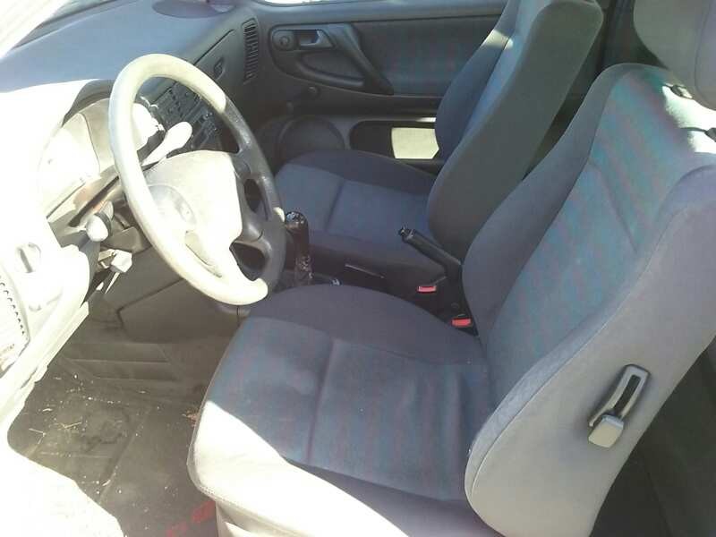 volkswagen polo berlina (6n1) del año 1995