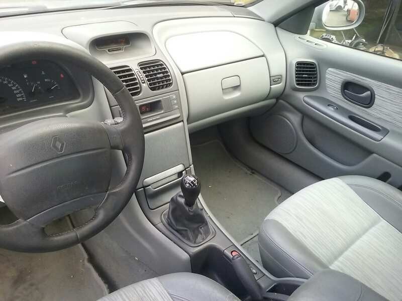 renault laguna (b56) del año 2000