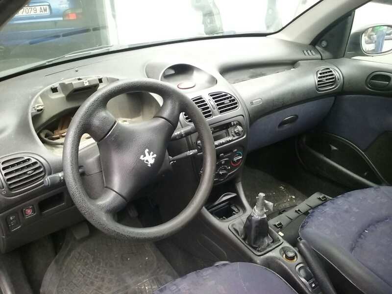 peugeot 206 berlina del año 2000