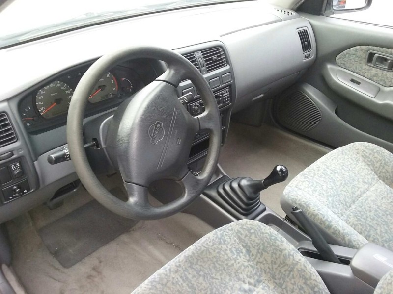 nissan almera (n15) del año 1998