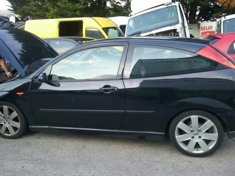 ford focus berlina (cak) del año 2000