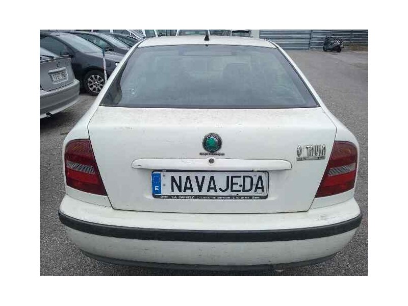 skoda octavia berlina (1u2) del año 1999