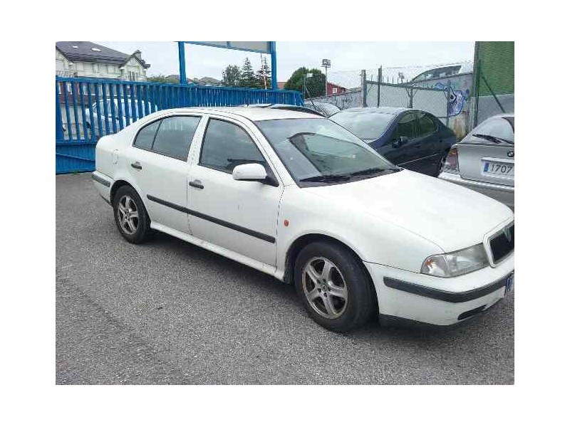 skoda octavia berlina (1u2) del año 1999