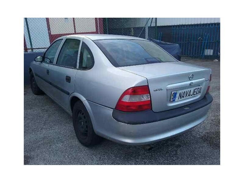 opel vectra b berlina del año 1999