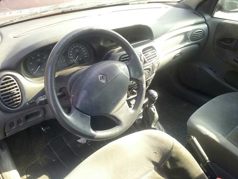 renault megane i fase 2 berlina (ba0) del año 2000