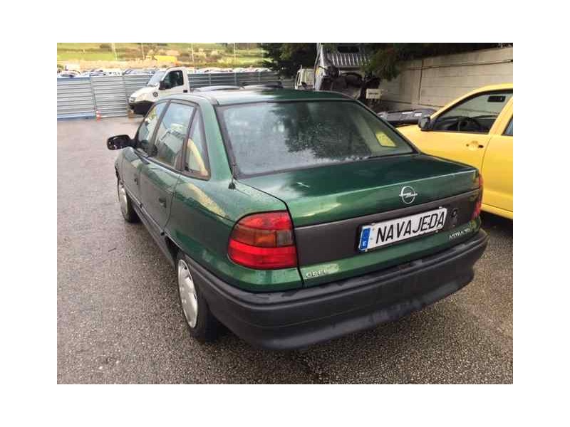 opel astra f berlina del año 1996