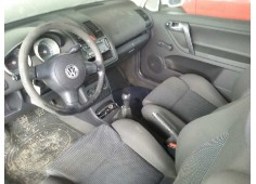 volkswagen polo berlina (6n2) del año 2000 2