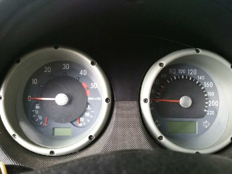 volkswagen polo berlina (6n2) del año 2000