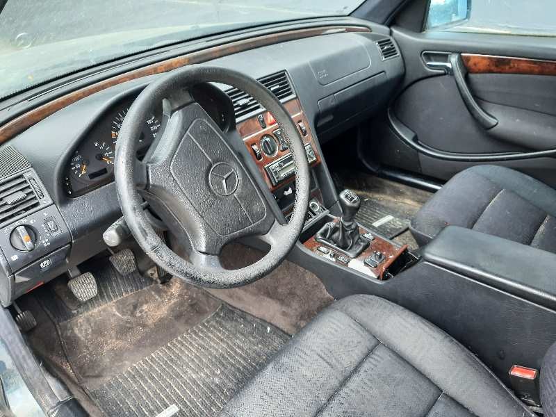 mercedes-benz clase c (w202) berlina del año 1997