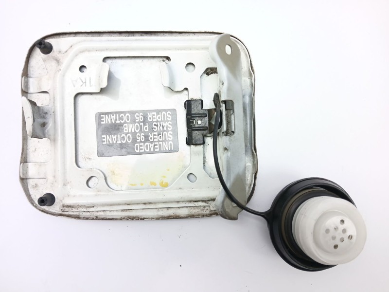 Recambio de tapa exterior combustible para nissan juke (f15) 1.2 dig-t referencia OEM IAM G88301KAMA  