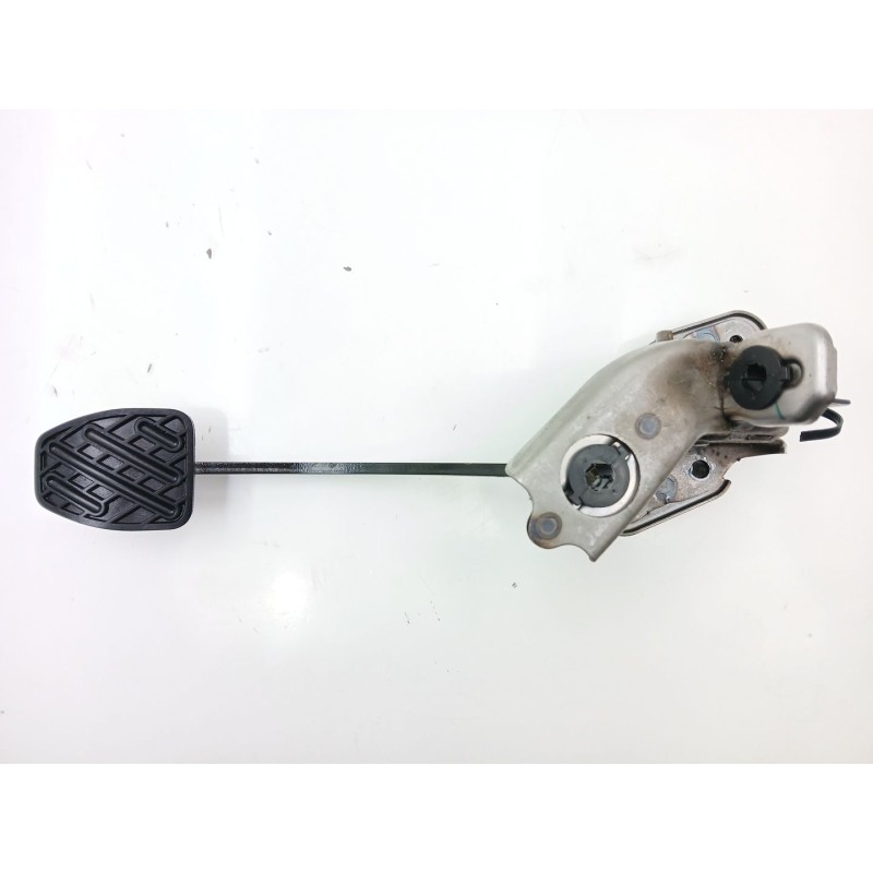 Recambio de pedal embrague para nissan juke (f15) 1.2 dig-t referencia OEM IAM 465031KB0B  