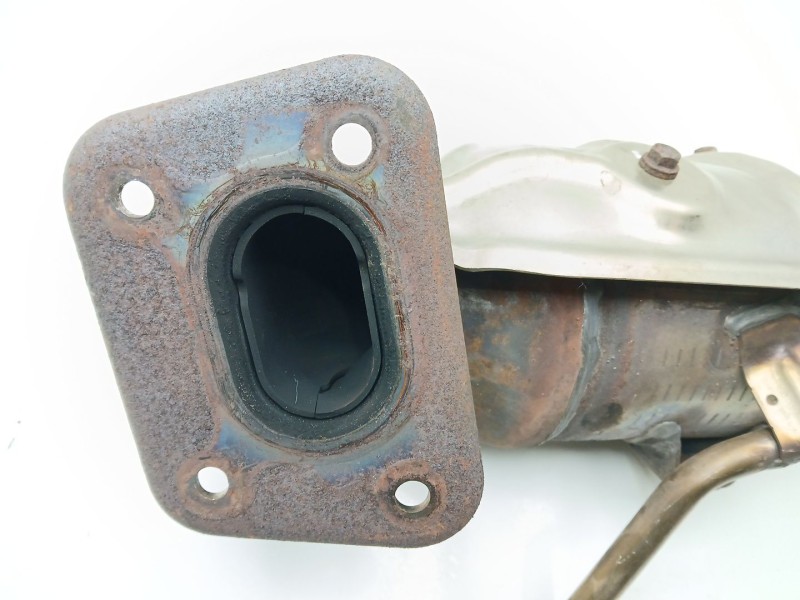 Recambio de catalizador para toyota yaris city referencia OEM IAM 171400Q100  