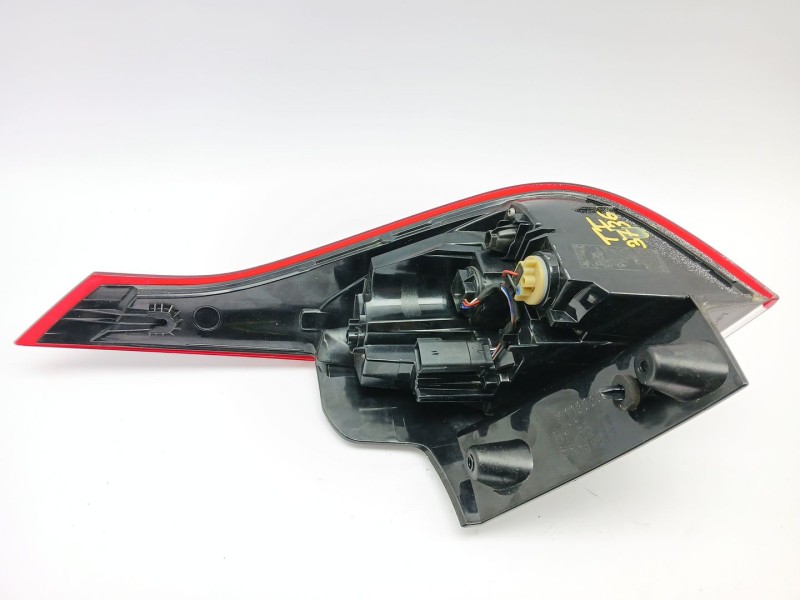 Recambio de piloto trasero izquierdo para opel crossland x / crossland (p17, p2qo) 1.2 (75) referencia OEM IAM 39137519  