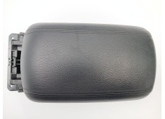 Recambio de apoyabrazos central para kia carens iv 1.7 crdi referencia OEM IAM 84666A4002  