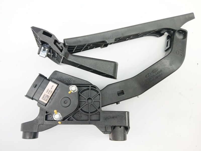 Recambio de potenciometro pedal para kia carens iv 1.7 crdi referencia OEM IAM 351904A700  