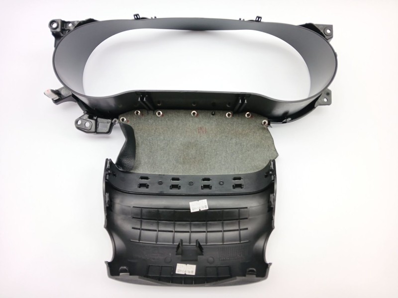 Recambio de moldura para kia carens iv 1.7 crdi referencia OEM IAM 84830A4000  