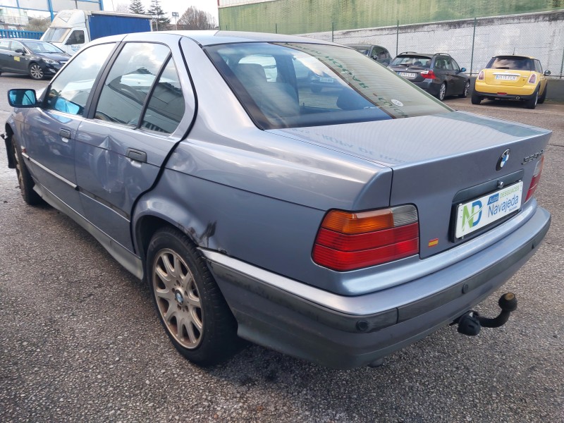 bmw 3 (e36) del año 2000