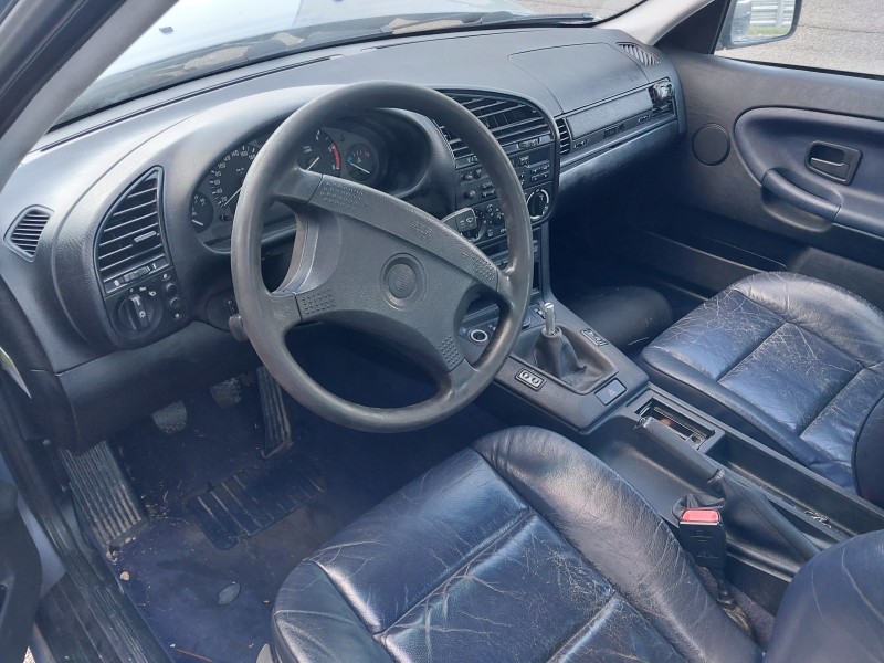 bmw 3 (e36) del año 2000