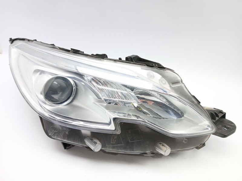 Recambio de faro derecho para peugeot 2008 i (cu_) 1.6 bluehdi 100 referencia OEM IAM 9815403080  