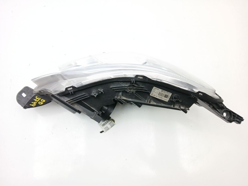 Recambio de faro derecho para peugeot 2008 i (cu_) 1.6 bluehdi 100 referencia OEM IAM 9815403080  