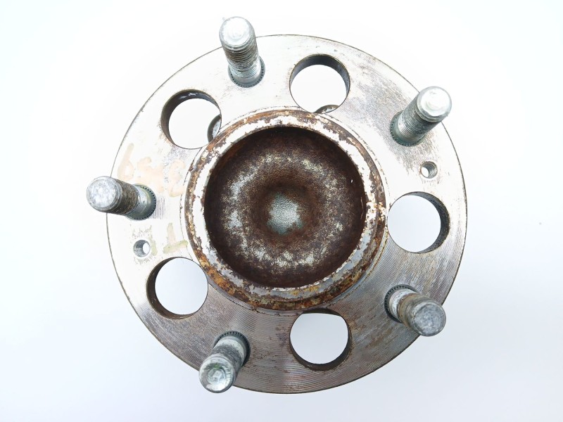 Recambio de buje para kia carens iv 1.7 crdi referencia OEM IAM 52730A4000  
