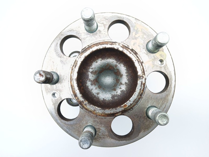 Recambio de buje para kia carens iv 1.7 crdi referencia OEM IAM 52730A4000  