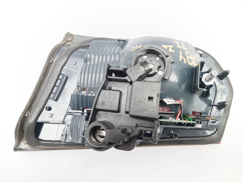 Recambio de piloto trasero izquierdo interior para bmw 3 (f30, f80) 318 d referencia OEM IAM 7371111  