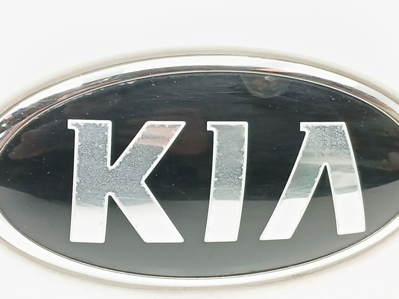 Recambio de porton trasero para kia carens iv 1.7 crdi referencia OEM IAM 73700A4040  