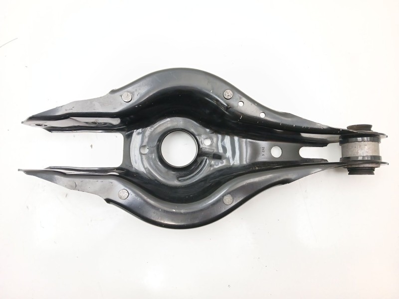 Recambio de brazo suspension inferior trasero derecho para bmw 3 (f30, f80) 318 d referencia OEM IAM 33326867540  