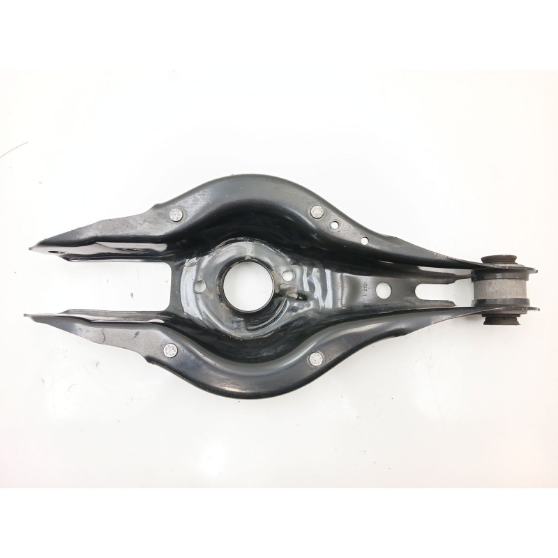 Recambio de brazo suspension inferior trasero izquierdo para bmw 3 (f30, f80) 318 d referencia OEM IAM 33326867540  