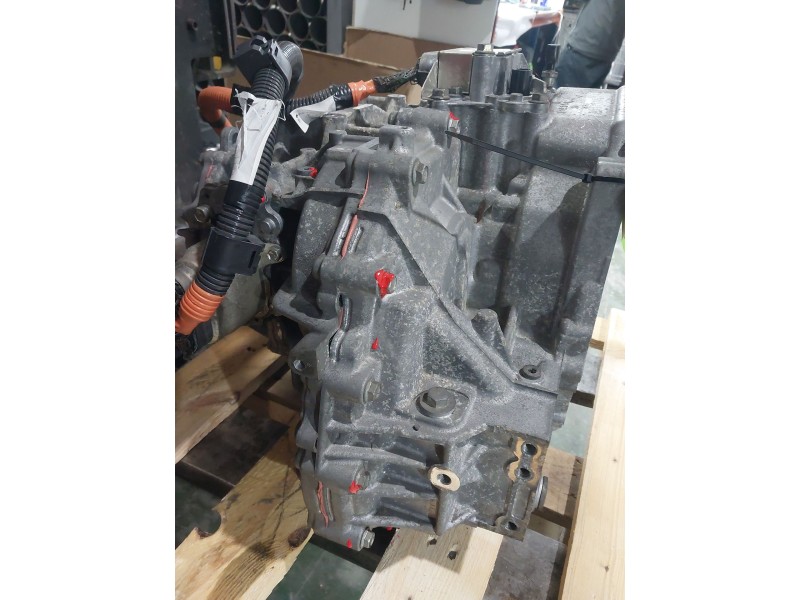 Recambio de caja cambios para toyota auris hybrid active referencia OEM IAM 3JM  