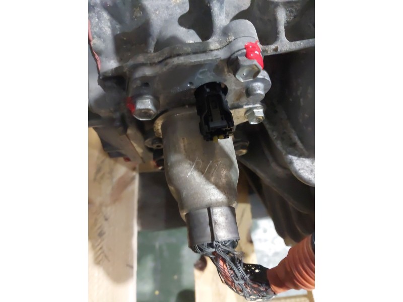 Recambio de caja cambios para toyota auris hybrid active referencia OEM IAM 3JM  