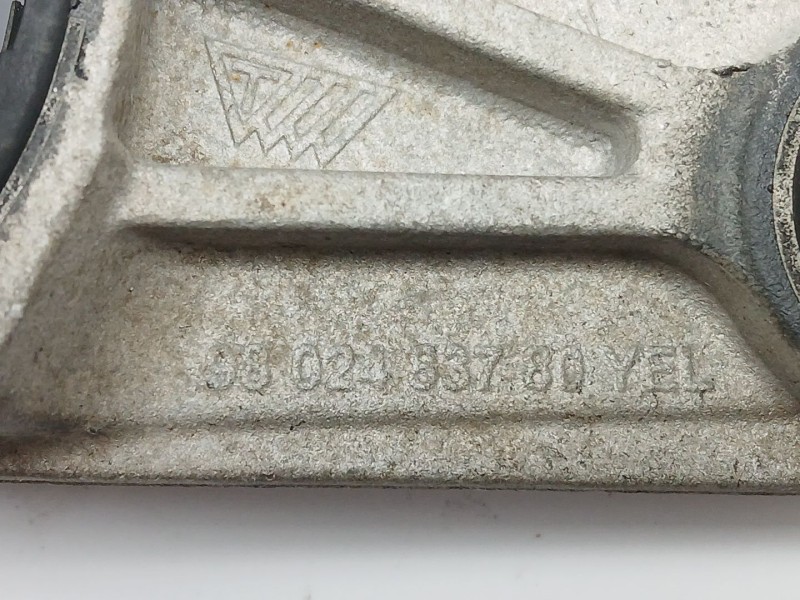 Recambio de soporte motor trasero para citroën c4 cactus 1.2 thp 110 referencia OEM IAM 9673005780  9802483780