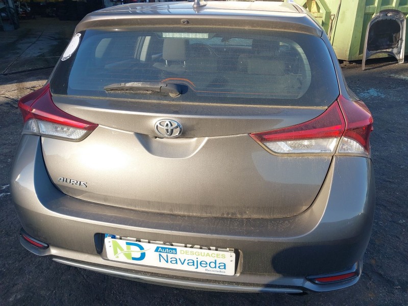 toyota auris (_e18_) del año 2017