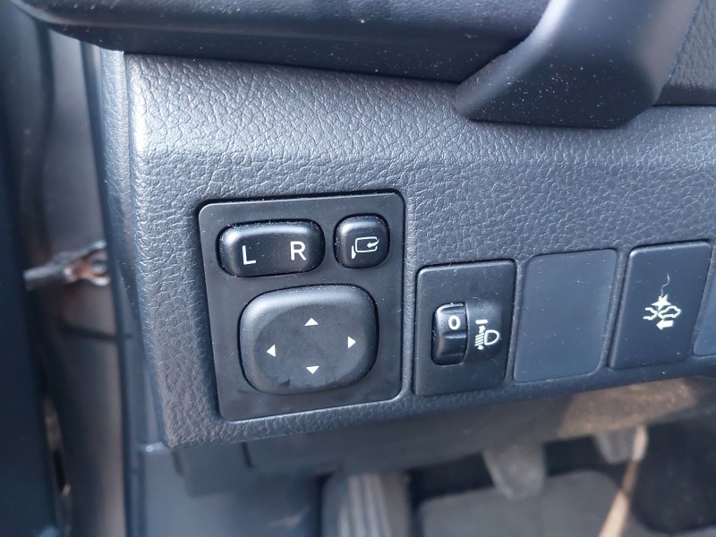 toyota auris (_e18_) del año 2017