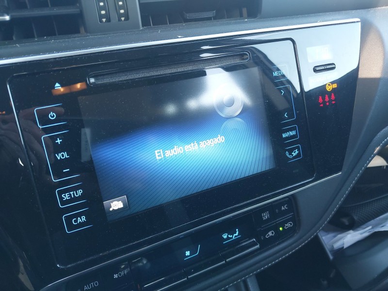 toyota auris (_e18_) del año 2017