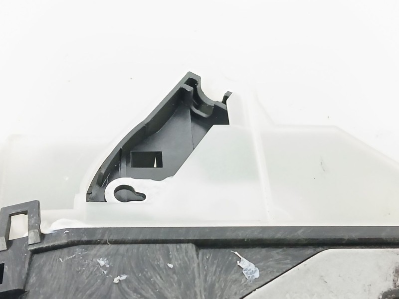 Recambio de cerradura puerta delantera derecha para citroën c4 cactus 1.2 thp 110 referencia OEM IAM 190384  