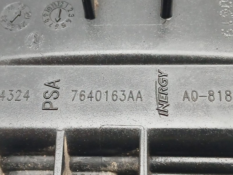 Recambio de filtro carbono activo para citroën c4 cactus 1.2 thp 110 referencia OEM IAM 7640163AA  