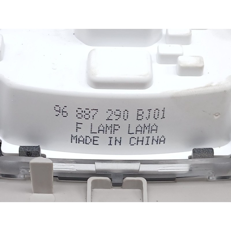 Recambio de luz interior para citroën c4 cactus 1.2 thp 110 referencia OEM IAM 96887290BJ  9825205380