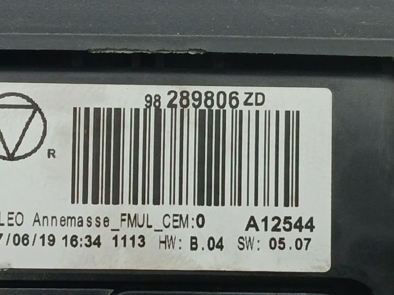 Recambio de pantalla multifuncion para citroën c4 cactus 1.2 thp 110 referencia OEM IAM 98289806ZD  