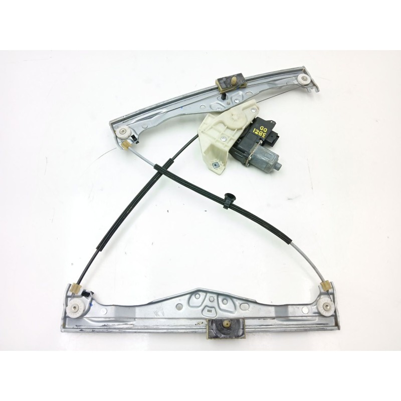 Recambio de elevalunas delantero derecho para citroën c4 cactus 1.2 thp 110 referencia OEM IAM 9832873680  0130823322